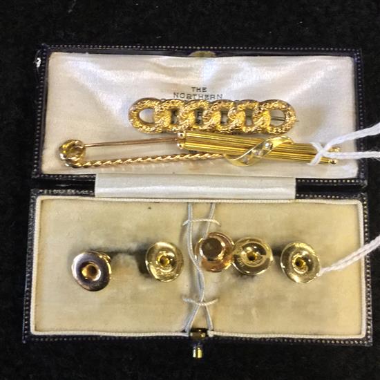 15ct gold & diamond bar brooch, 5 similar 18ct & 9ct gold dress studs, cased, 9ct bar brooch & another bar brooch